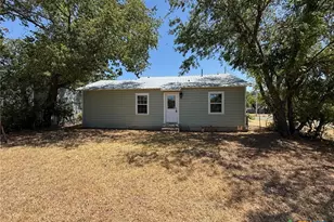 111 N 16th St, Gatesville, TX 76528 - Photo 22
