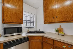 810 N 8th St, Temple, TX 76501 - Photo 16