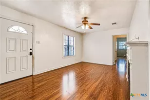 810 N 8th St, Temple, TX 76501 - Photo 4