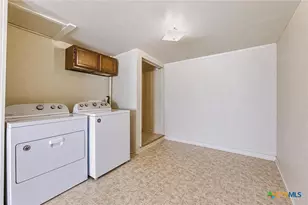 810 N 8th St, Temple, TX 76501 - Photo 12