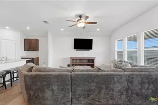 908 Pronghorn Trl, Seguin, TX 78155 - Photo 6