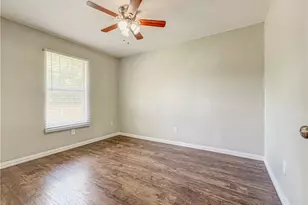 512 N Main St, Nolanville, TX 76559 - Photo 12