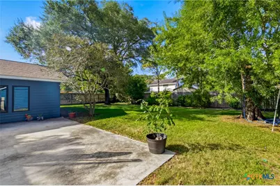 413 Salisbury Lane, Victoria, TX 77904 - Photo 28