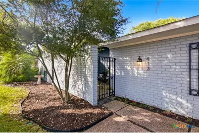 413 Salisbury Lane, Victoria, TX 77904 - Photo 4