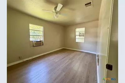 914 Kleine Street, Gonzales, TX 78629 - Photo 8