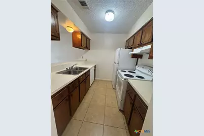 201 Versailles Street, Victoria, TX 77904 - Photo 4