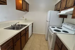 201 Versailles St, Victoria, TX 77904 - Photo 4