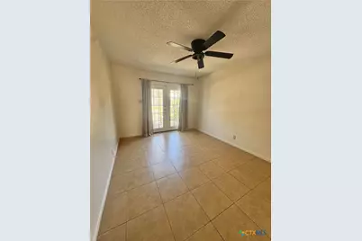 201 Versailles Street, Victoria, TX 77904 - Photo 6