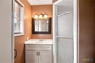 108 Castleway St, Victoria, TX 77904 - Photo 18