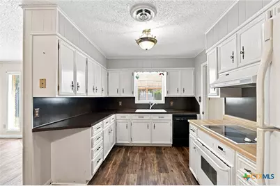 108 Castleway Street, Victoria, TX 77904 - Photo 14