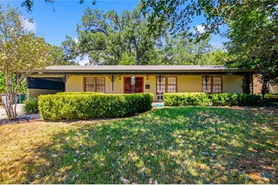 404 Cherokee Lane, Victoria, TX 77901 - Photo 2
