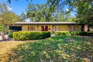 404 Cherokee Ln, Victoria, TX 77901 - Photo 2