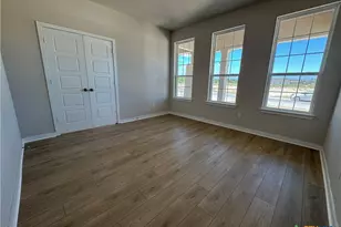 210 Thoroughbred Trl, Nolanville, TX 76559 - Photo 2