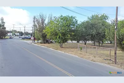 962 S Castell Avenue, New Braunfels, TX 78130 - Photo 10