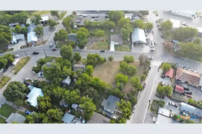 962 S Castell Avenue, New Braunfels, TX 78130 - Photo 6
