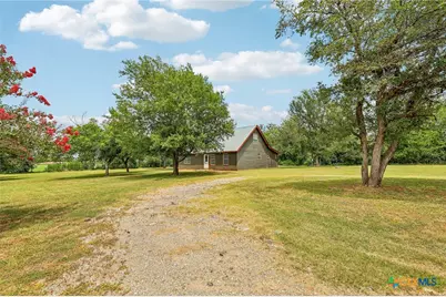 122 Dodd Preston, Elgin, TX 78621 - Photo 2