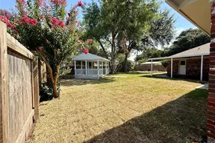208 Mossy Oaks Ln, Victoria, TX 77904 - Photo 38