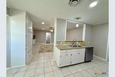 208 Mossy Oaks Lane, Victoria, TX 77904 - Photo 14