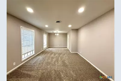 208 Mossy Oaks Lane, Victoria, TX 77904 - Photo 4