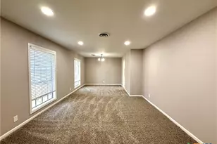 208 Mossy Oaks Ln, Victoria, TX 77904 - Photo 4