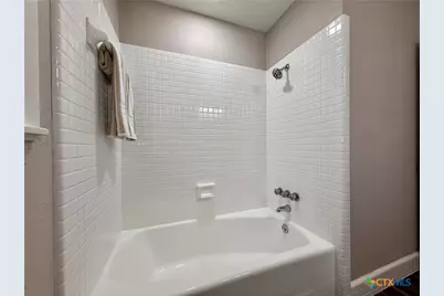 208 Mossy Oaks Lane, Victoria, TX 77904 - Photo 24