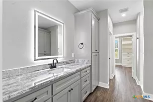 307 Silver Lk, Victoria, TX 77904 - Photo 26