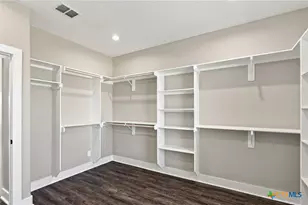 307 Silver Lk, Victoria, TX 77904 - Photo 30