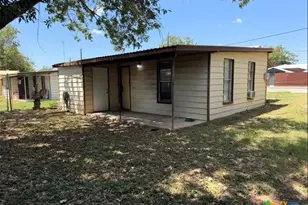 8768 FM725, Mcqueeney, TX 78123 - Photo 6