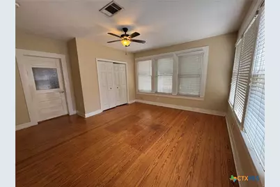 435 N Milam Street, Seguin, TX 78155 - Photo 6