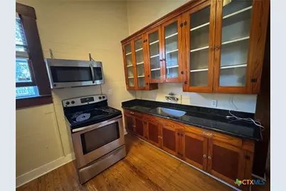 435 N Milam Street, Seguin, TX 78155 - Photo 8
