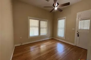 435 N Milam St, Seguin, TX 78155 - Photo 4