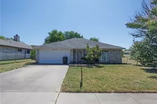 2402 Dickens Dr, Killeen, TX 76543 - Photo 1