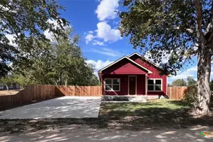 410 W Trinity St, Luling, TX 78648 - Photo 2
