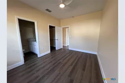 410 W Trinity Street, Luling, TX 78648 - Photo 10