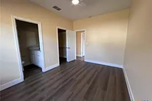410 W Trinity St, Luling, TX 78648 - Photo 10
