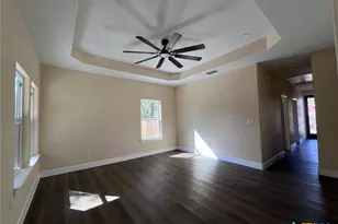 410 W Trinity St, Luling, TX 78648 - Photo 8