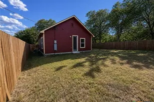 410 W Trinity St, Luling, TX 78648 - Photo 20