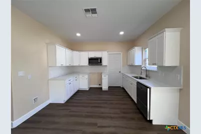 410 W Trinity Street, Luling, TX 78648 - Photo 6