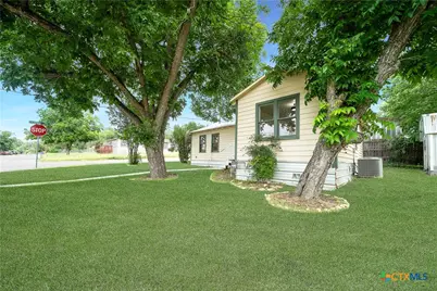 414 Orange Avenue, New Braunfels, TX 78130 - Photo 4