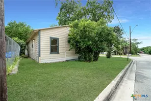 414 Orange Ave, New Braunfels, TX 78130 - Photo 32