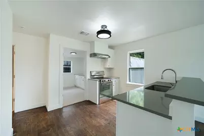 414 Orange Avenue, New Braunfels, TX 78130 - Photo 14