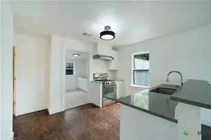 414 Orange Ave, New Braunfels, TX 78130 - Photo 14