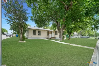 414 Orange Avenue, New Braunfels, TX 78130 - Photo 2