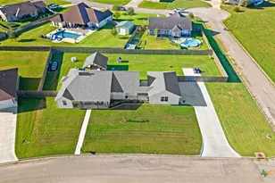 802 Celestial Ln, Edna, TX 77957 - Photo 48