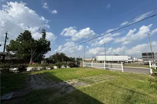 415 Creswell Dr, San Antonio, TX 78220 - Photo 4