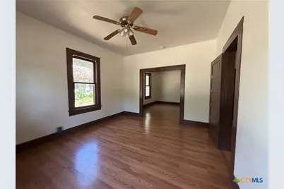 112 Darst Street, Gonzales, TX 78629 - Photo 2