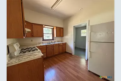 112 Darst Street, Gonzales, TX 78629 - Photo 8
