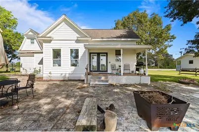 701 S Gilbert Road, Edna, TX 77957 - Photo 4