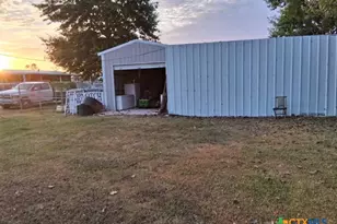 2264 Burroughsville Rd, Victoria, TX 77905 - Photo 10