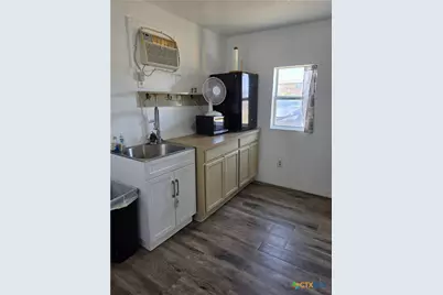 1006 W Dallas Avenue, Seadrift, TX 77983 - Photo 14